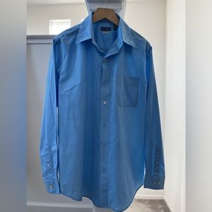 Used Van Heusen Dress/Button Down Shirt